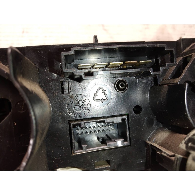 Recambio de mando calefaccion / aire acondicionado para mitsubishi colt berlina 5 (z30a) 1.5 di-d instyle (d) referencia OEM IAM