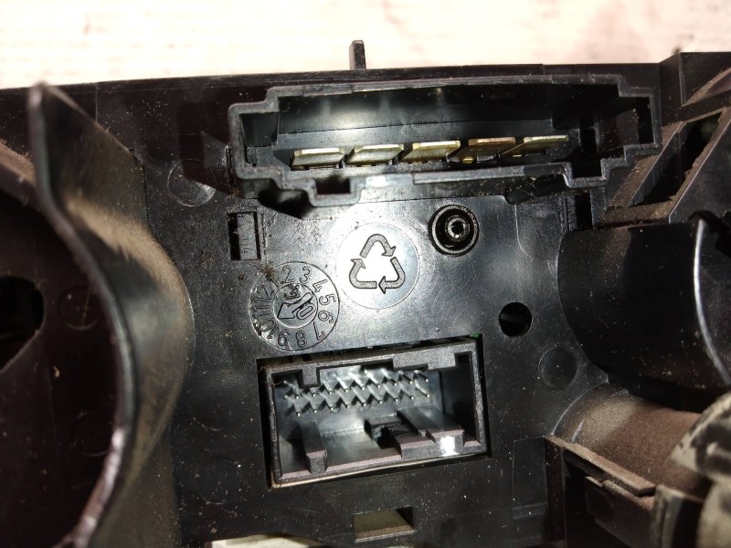 Recambio de mando calefaccion / aire acondicionado para mitsubishi colt berlina 5 (z30a) 1.5 di-d instyle (d) referencia OEM IAM