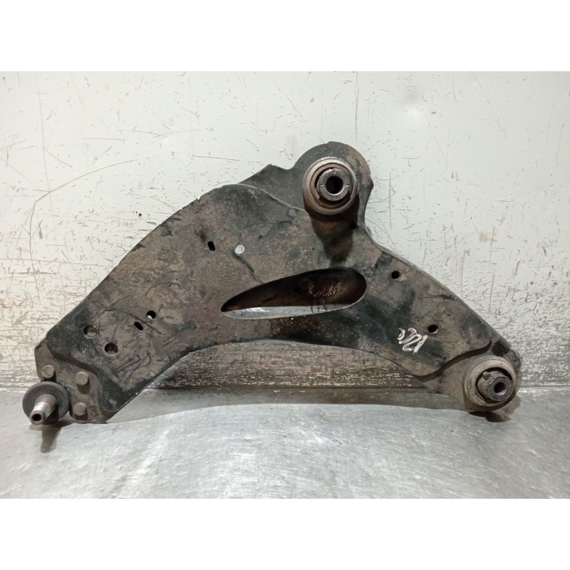 Recambio de brazo suspension inferior delantero izquierdo para nissan primastar furgoneta (x83) 1.9 dci 100 referencia OEM IAM  