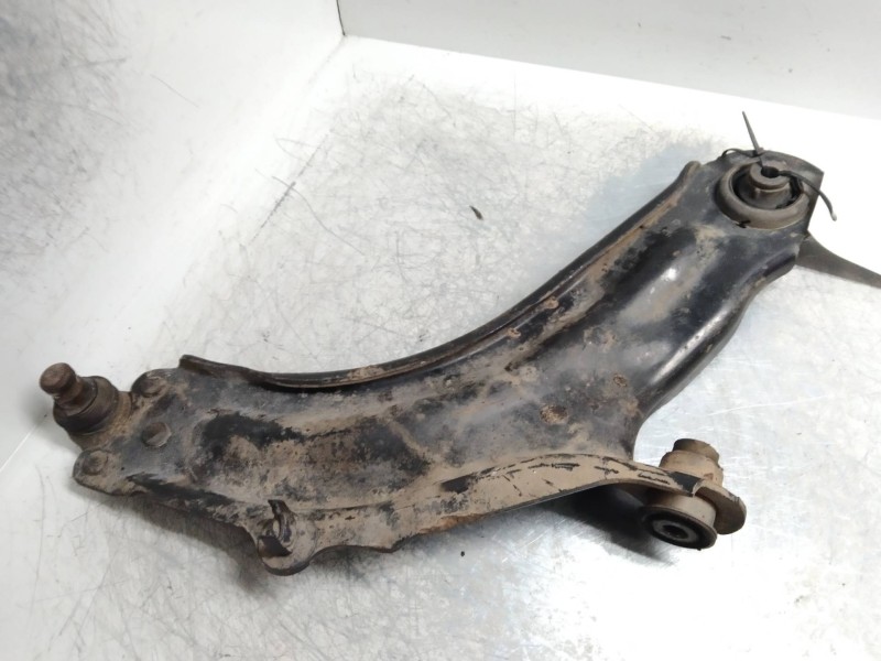 Recambio de brazo suspension inferior delantero derecho para renault kangoo 1.5 dci diesel referencia OEM IAM   