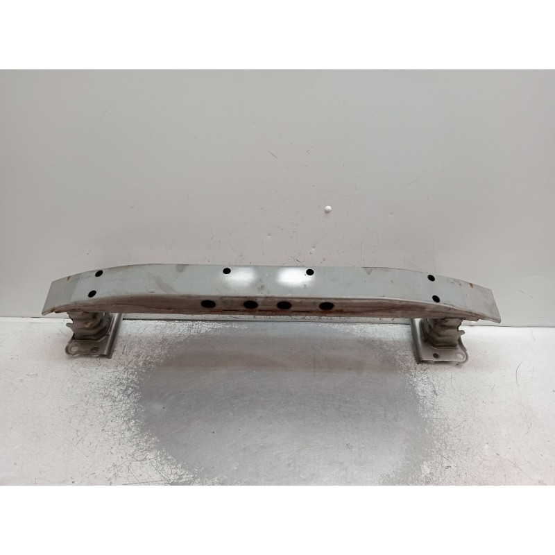 Recambio de refuerzo paragolpes delantero para toyota avensis station wagon (_t25_) 2.2 d-4d (adt251_) referencia OEM IAM   