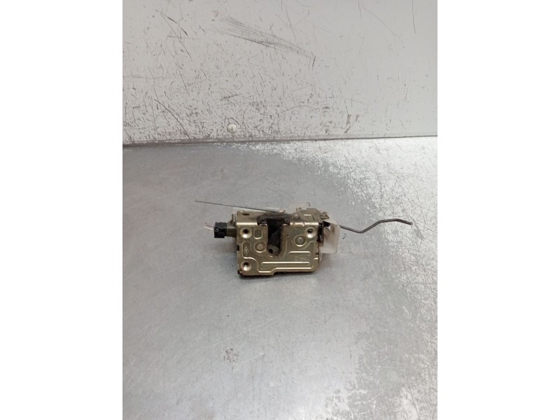 Recambio de motor cierre centralizado trasero derecho para renault clio ii (bb_, cb_) 1.5 dci (b/cb08) referencia OEM IAM   