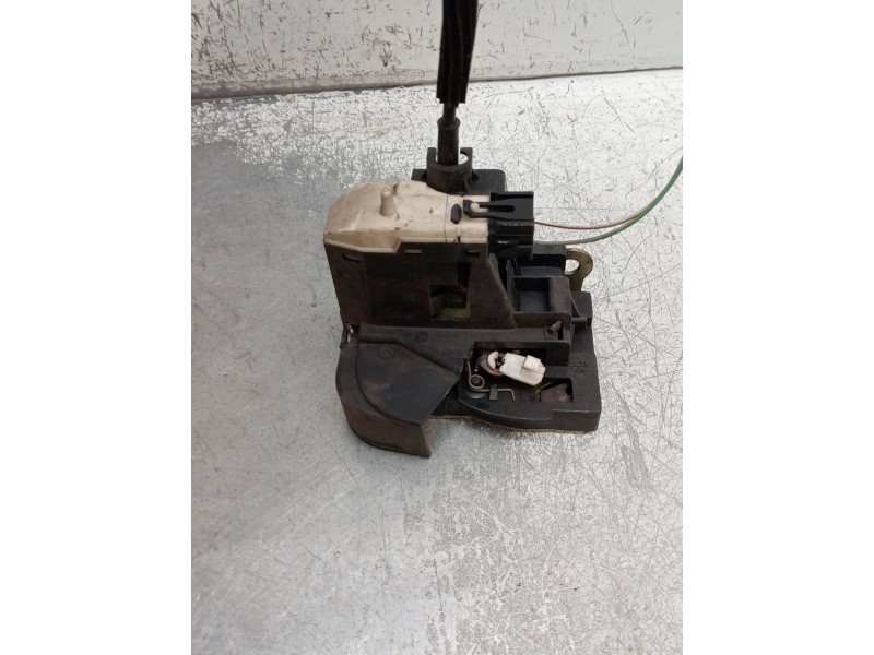 Recambio de motor cierre centralizado delantero derecho para renault clio ii (bb_, cb_) 1.5 dci (b/cb08) referencia OEM IAM   