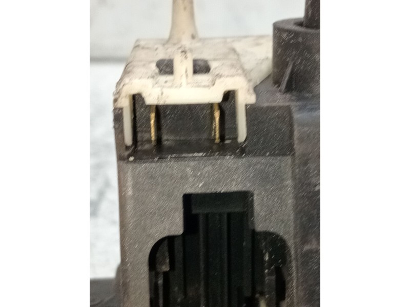 Recambio de motor cierre centralizado delantero derecho para renault clio ii (bb_, cb_) 1.5 dci (b/cb08) referencia OEM IAM   