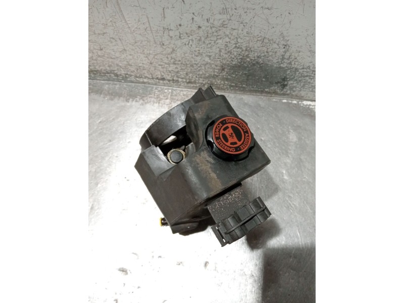 Recambio de bomba direccion para peugeot 206 hatchback (2a/c) 1.4 i referencia OEM IAM 9636868880  