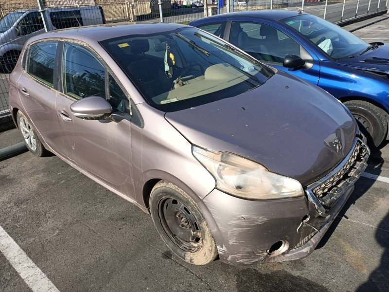 peugeot 208 del año 2013