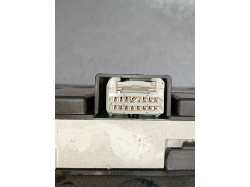 Recambio de cuadro instrumentos para toyota corolla (_e12_) 1.6 vvt-i (zze121_) referencia OEM IAM 8380002750  