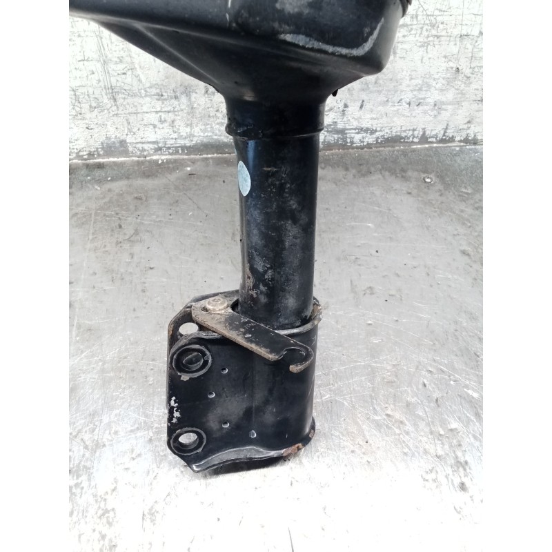 Recambio de amortiguador delantero derecho para renault clio ii (bb_, cb_) 1.5 dci (b/cb08) referencia OEM IAM   
