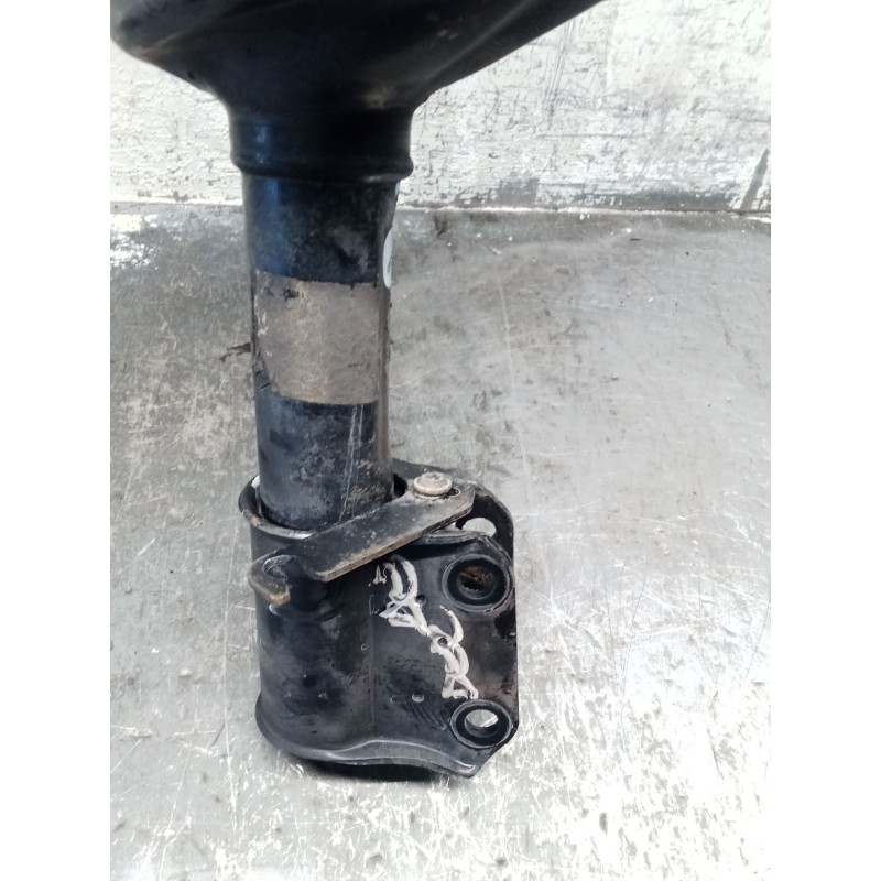 Recambio de amortiguador delantero derecho para renault clio ii (bb_, cb_) 1.5 dci (b/cb08) referencia OEM IAM   