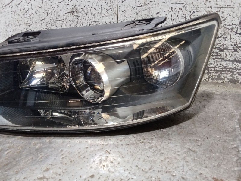 Recambio de faro izquierdo para hyundai sonata v (nf) 2.0 crdi referencia OEM IAM 921013KXXX  