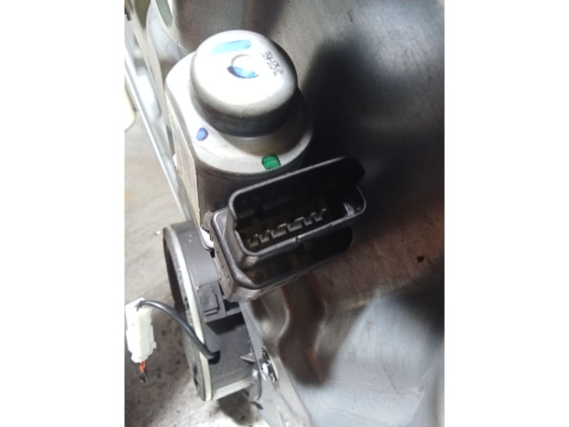 Recambio de elevalunas delantero izquierdo para hyundai sonata v (nf) 2.0 crdi referencia OEM IAM 400897C  