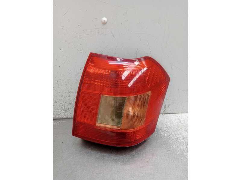 Recambio de piloto trasero izquierdo para toyota corolla (_e12_) 1.6 vvt-i (zze121_) referencia OEM IAM   
