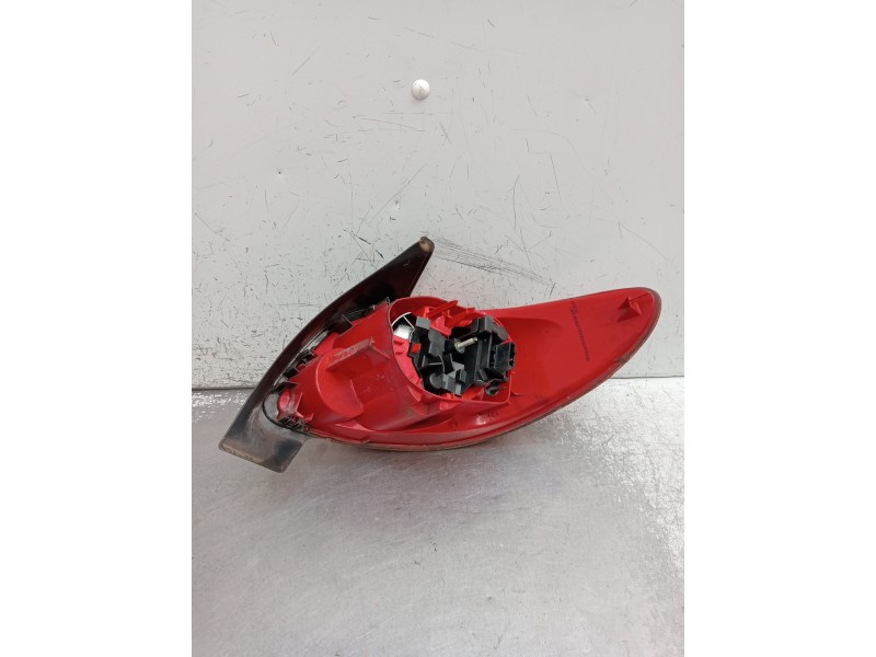 Recambio de piloto trasero izquierdo para peugeot 206 hatchback (2a/c) 1.4 i referencia OEM IAM   