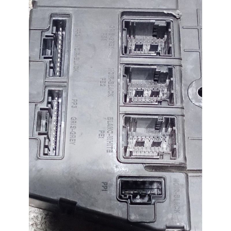 Recambio de caja reles / fusibles para renault grand scénic ii (jm0/1_) 1.9 dci (jm14) referencia OEM IAM 8200724372 S118400250H