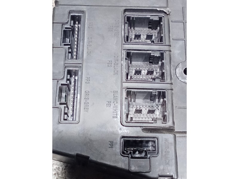 Recambio de caja reles / fusibles para renault grand scénic ii (jm0/1_) 1.9 dci (jm14) referencia OEM IAM 8200724372 S118400250H