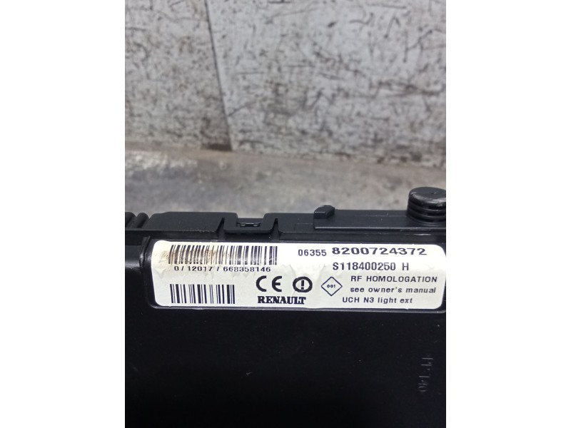 Recambio de caja reles / fusibles para renault grand scénic ii (jm0/1_) 1.9 dci (jm14) referencia OEM IAM 8200724372 S118400250H