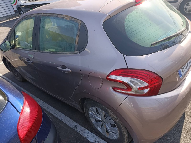peugeot 208 del año 2013