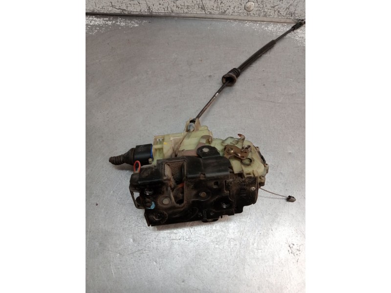 Recambio de motor cierre centralizado delantero derecho para seat cordoba (6l2) 1.4 16v referencia OEM IAM 3B1837016BQ  