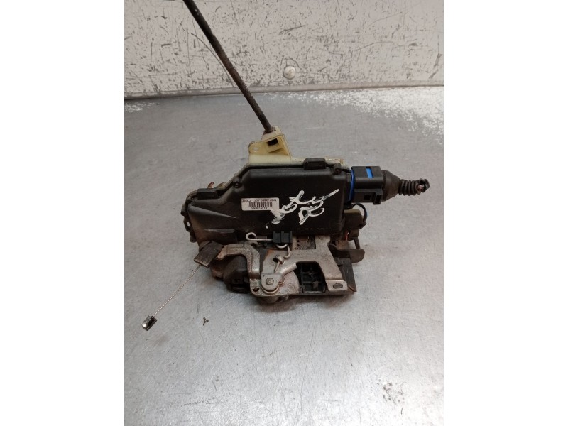 Recambio de motor cierre centralizado delantero derecho para seat cordoba (6l2) 1.4 16v referencia OEM IAM 3B1837016BQ  