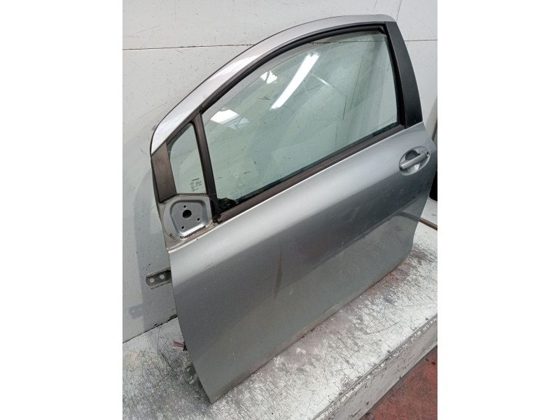 Recambio de puerta delantera izquierda para toyota yaris (_p9_) 1.4 d-4d (nlp90_) referencia OEM IAM  3P 
