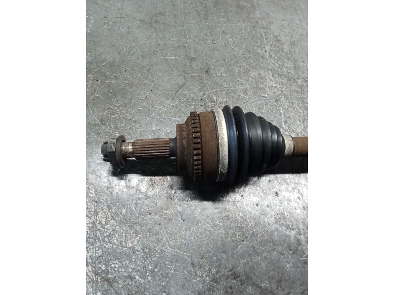 Recambio de transmision delantera izquierda para renault clio ii (bb_, cb_) 1.5 dci (b/cb08) referencia OEM IAM   