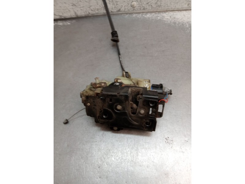 Recambio de motor cierre centralizado delantero izquierdo para seat cordoba (6l2) 1.4 16v referencia OEM IAM 3B1837015AM  