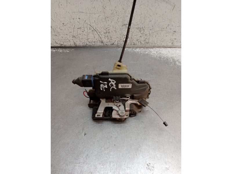 Recambio de motor cierre centralizado delantero izquierdo para seat cordoba (6l2) 1.4 16v referencia OEM IAM 3B1837015AM  