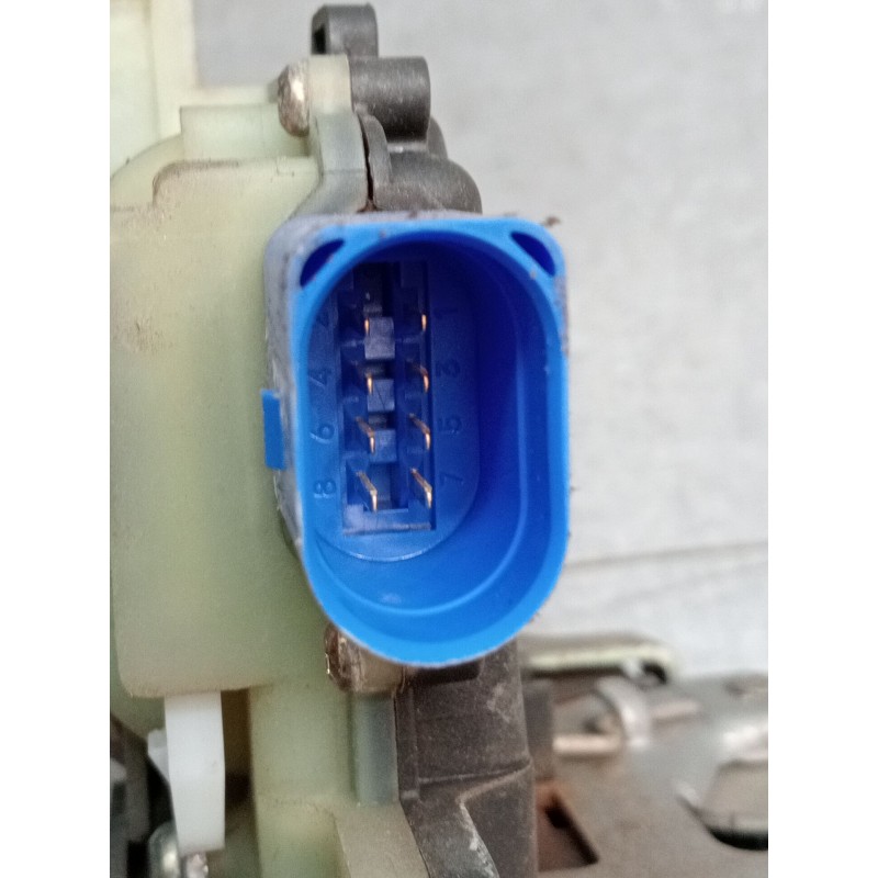 Recambio de motor cierre centralizado delantero izquierdo para seat cordoba (6l2) 1.4 16v referencia OEM IAM 3B1837015AM  