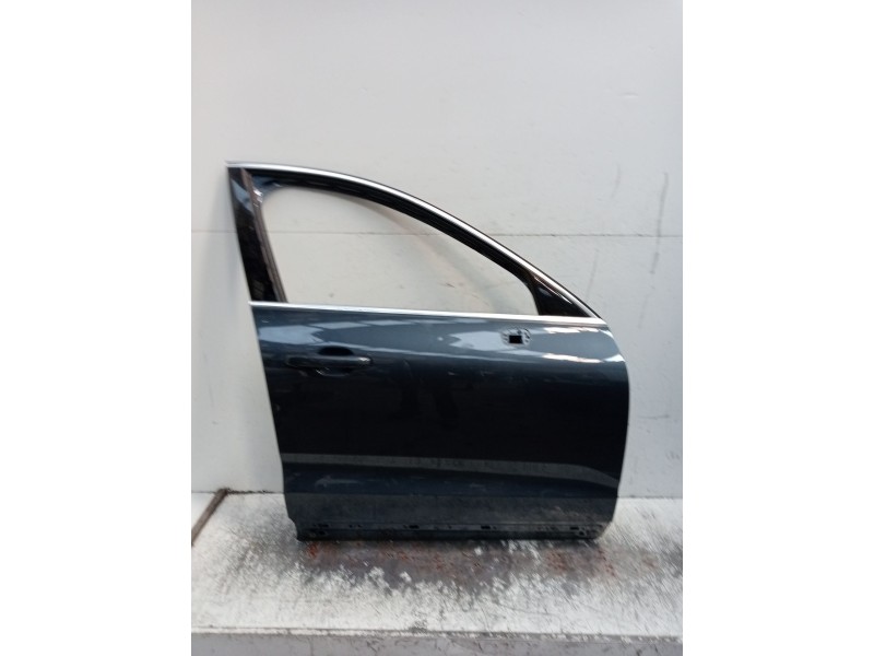 Recambio de puerta delantera derecha para volvo xc60 business plus 2wd referencia OEM IAM  5P 