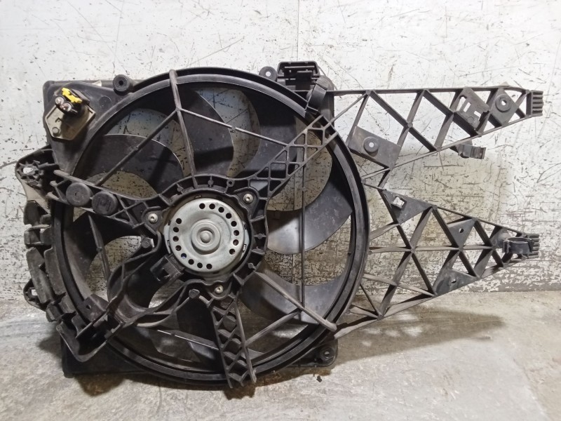 Recambio de electroventilador para fiat doblo autobús (263_) 1.6 d multijet (263axd1b) referencia OEM IAM 519673540 8D9600000 