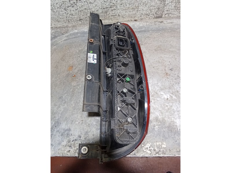 Recambio de piloto trasero izquierdo para fiat doblo autobús (263_) 1.6 d multijet (263axd1b) referencia OEM IAM 02038299900010 