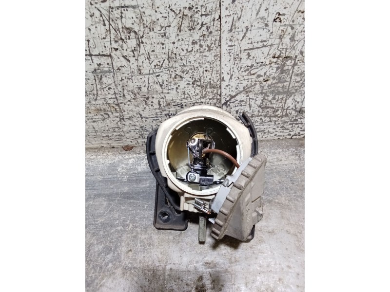 Recambio de faro antiniebla izquierdo para fiat doblo autobús (263_) 1.6 d multijet (263axd1b) referencia OEM IAM 00518143960  