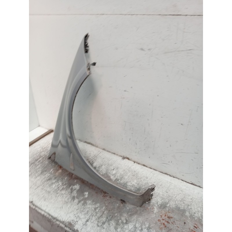 Recambio de aleta delantera derecha para renault megane ii (bm0/1_, cm0/1_) 1.6 16v (bm0c, cm0c) referencia OEM IAM   