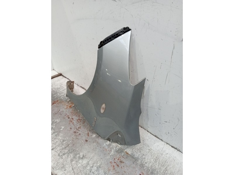 Recambio de aleta delantera izquierda para toyota yaris (_p9_) 1.4 d-4d (nlp90_) referencia OEM IAM   