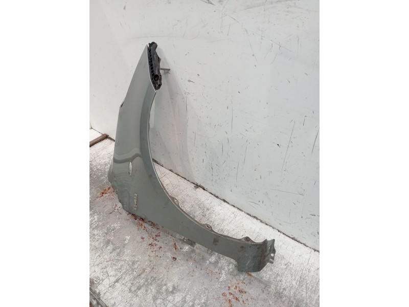 Recambio de aleta delantera derecha para toyota yaris (_p9_) 1.4 d-4d (nlp90_) referencia OEM IAM   