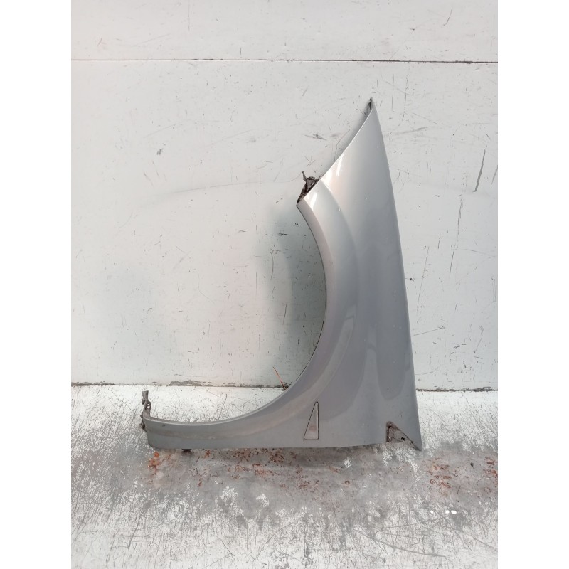 Recambio de aleta delantera izquierda para renault megane ii (bm0/1_, cm0/1_) 1.6 16v (bm0c, cm0c) referencia OEM IAM   