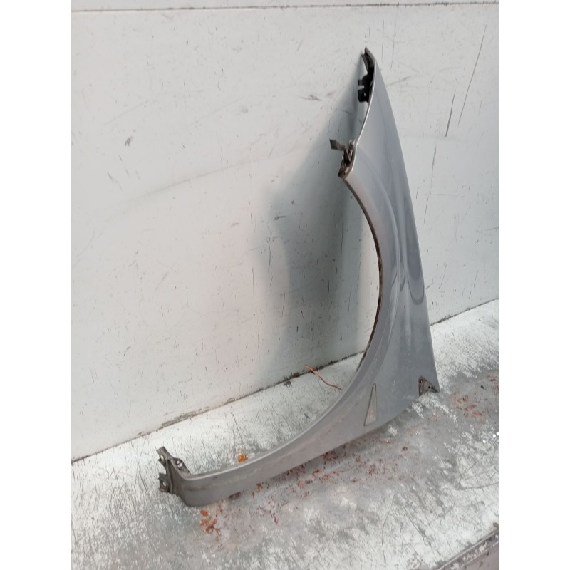 Recambio de aleta delantera izquierda para renault megane ii (bm0/1_, cm0/1_) 1.6 16v (bm0c, cm0c) referencia OEM IAM   