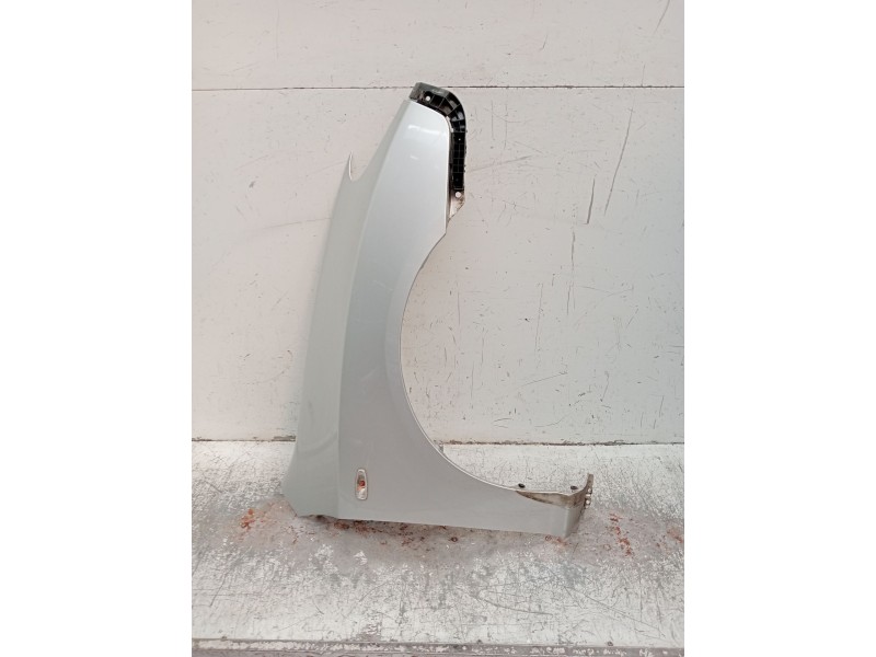 Recambio de aleta delantera derecha para hyundai elantra iii sedán (xd) 1.6 referencia OEM IAM   