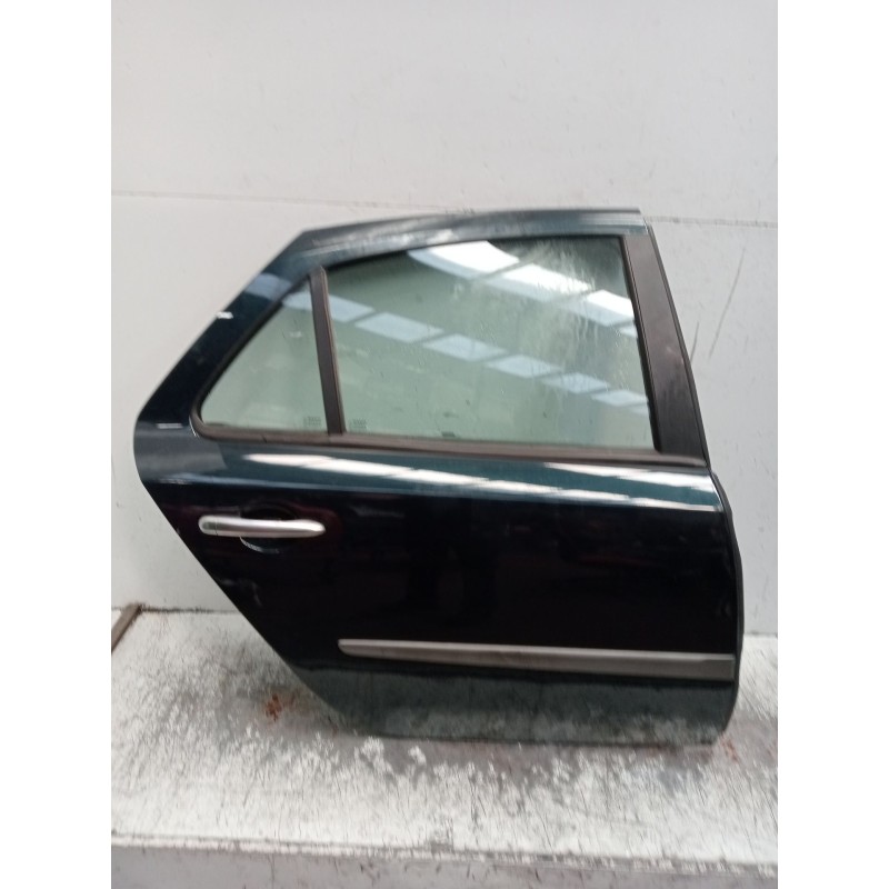Recambio de puerta trasera derecha para renault laguna ii (bg0/1_) 2.2 dci (bg0f) referencia OEM IAM  5P 
