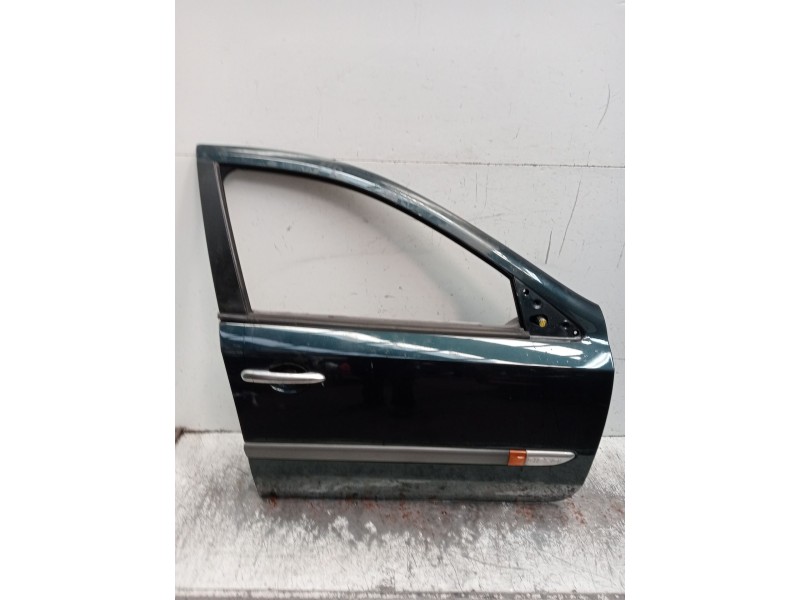 Recambio de puerta delantera derecha para renault laguna ii (bg0/1_) 2.2 dci (bg0f) referencia OEM IAM  5P 