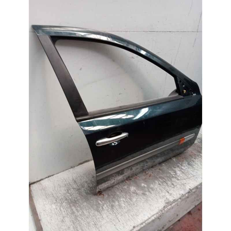Recambio de puerta delantera derecha para renault laguna ii (bg0/1_) 2.2 dci (bg0f) referencia OEM IAM  5P 