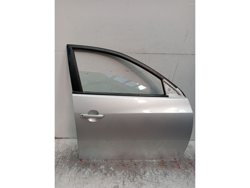 Recambio de puerta delantera derecha para hyundai elantra iii sedán (xd) 1.6 referencia OEM IAM  4P 