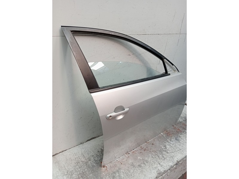 Recambio de puerta delantera derecha para hyundai elantra iii sedán (xd) 1.6 referencia OEM IAM  4P 
