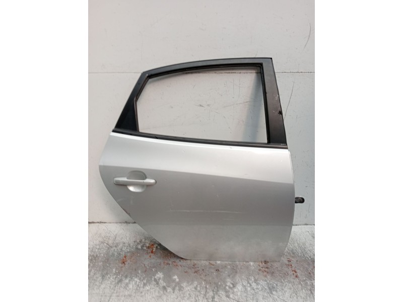 Recambio de puerta trasera derecha para hyundai elantra iii sedán (xd) 1.6 referencia OEM IAM  4P 