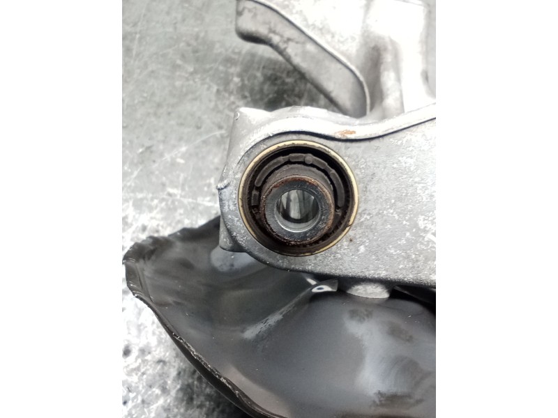 Recambio de mangueta trasera derecha para volkswagen passat cc b6 (357) 2.0 tdi referencia OEM IAM 5N0615612C  