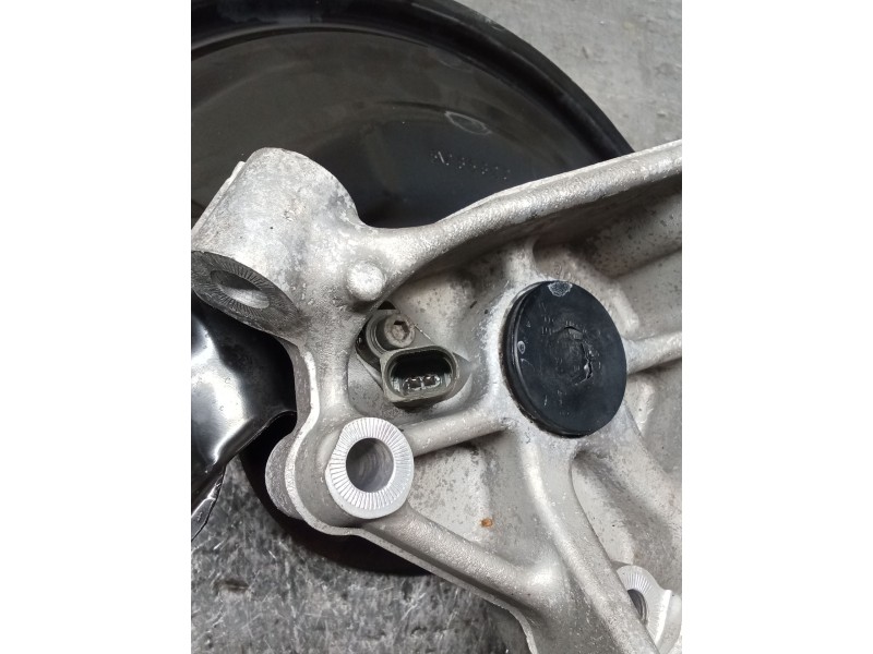 Recambio de mangueta trasera derecha para volkswagen passat cc b6 (357) 2.0 tdi referencia OEM IAM 5N0615612C  