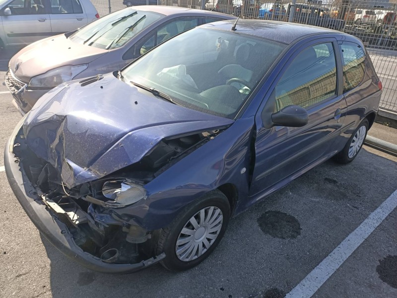 peugeot 206 berlina del año 2001