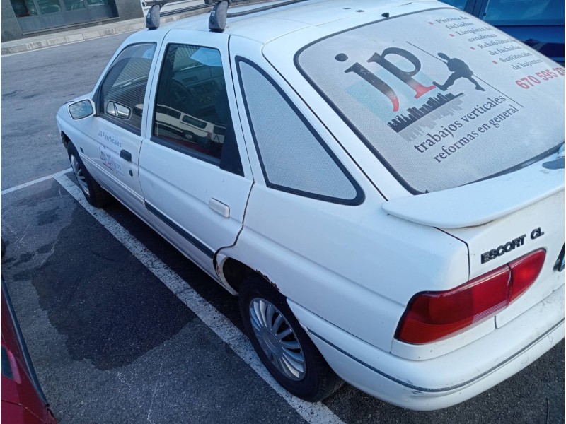 ford escort berlina/turnier del año 1994