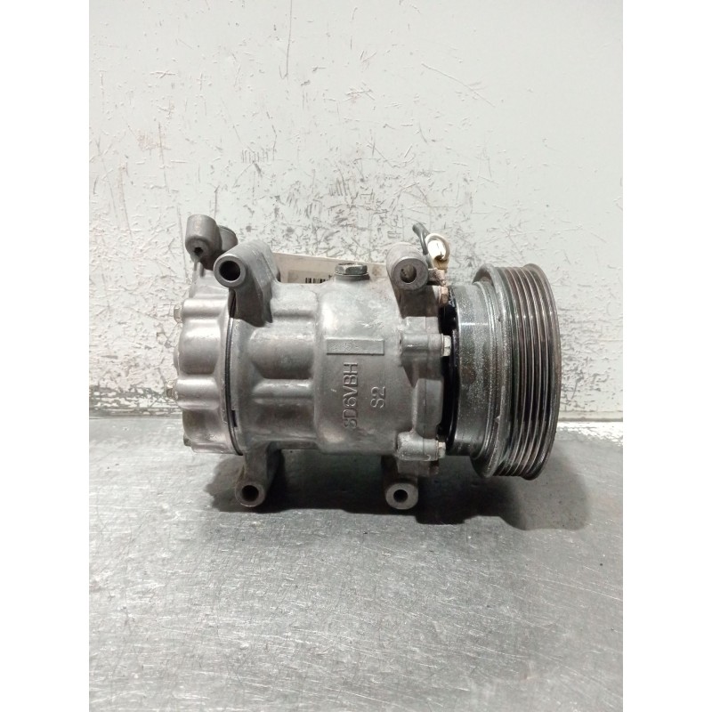 Recambio de compresor aire acondicionado para renault clio ii (bb_, cb_) 1.5 dci (b/cb08) referencia OEM IAM 8200315744  