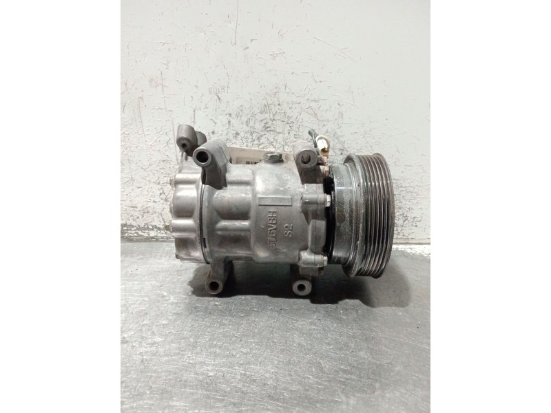 Recambio de compresor aire acondicionado para renault clio ii (bb_, cb_) 1.5 dci (b/cb08) referencia OEM IAM 8200315744  